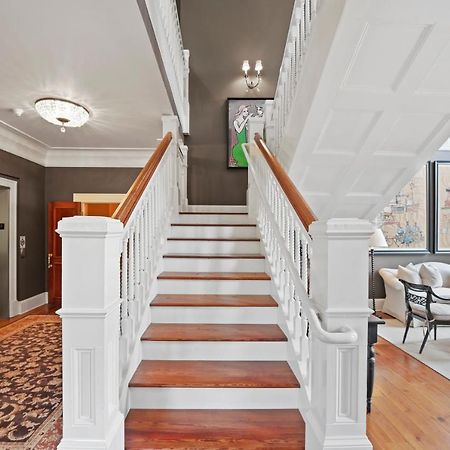 The James Madison Inn Bagian luar foto